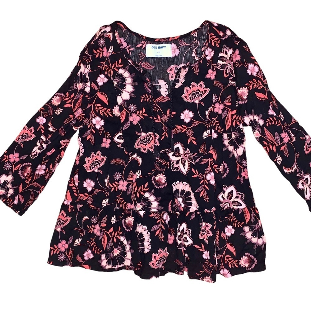 Lot of girls size 14 long sleeve shirts and sweater, size XL 14 & size XS junior